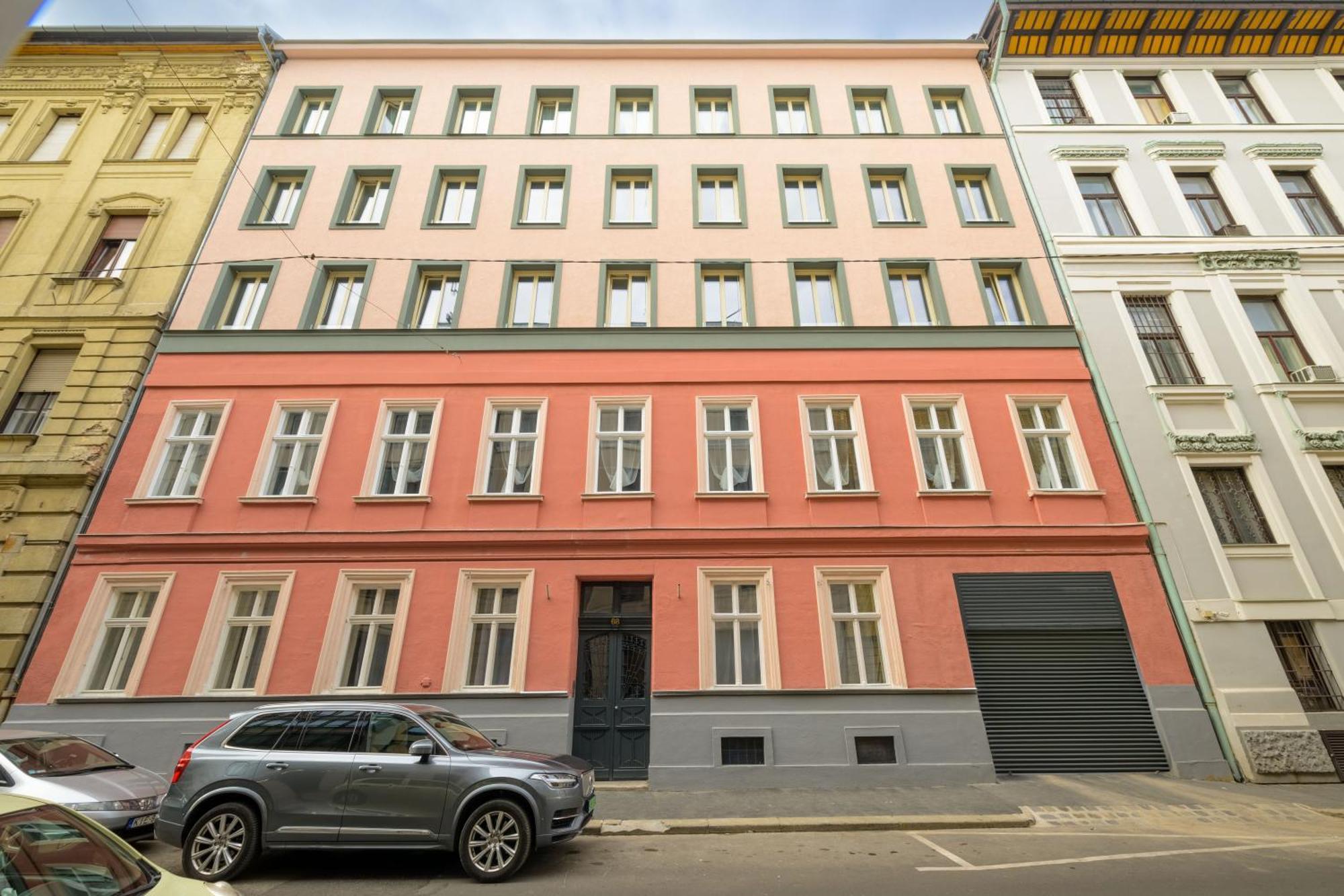 Best Seasons Andrassy Будапеща Екстериор снимка