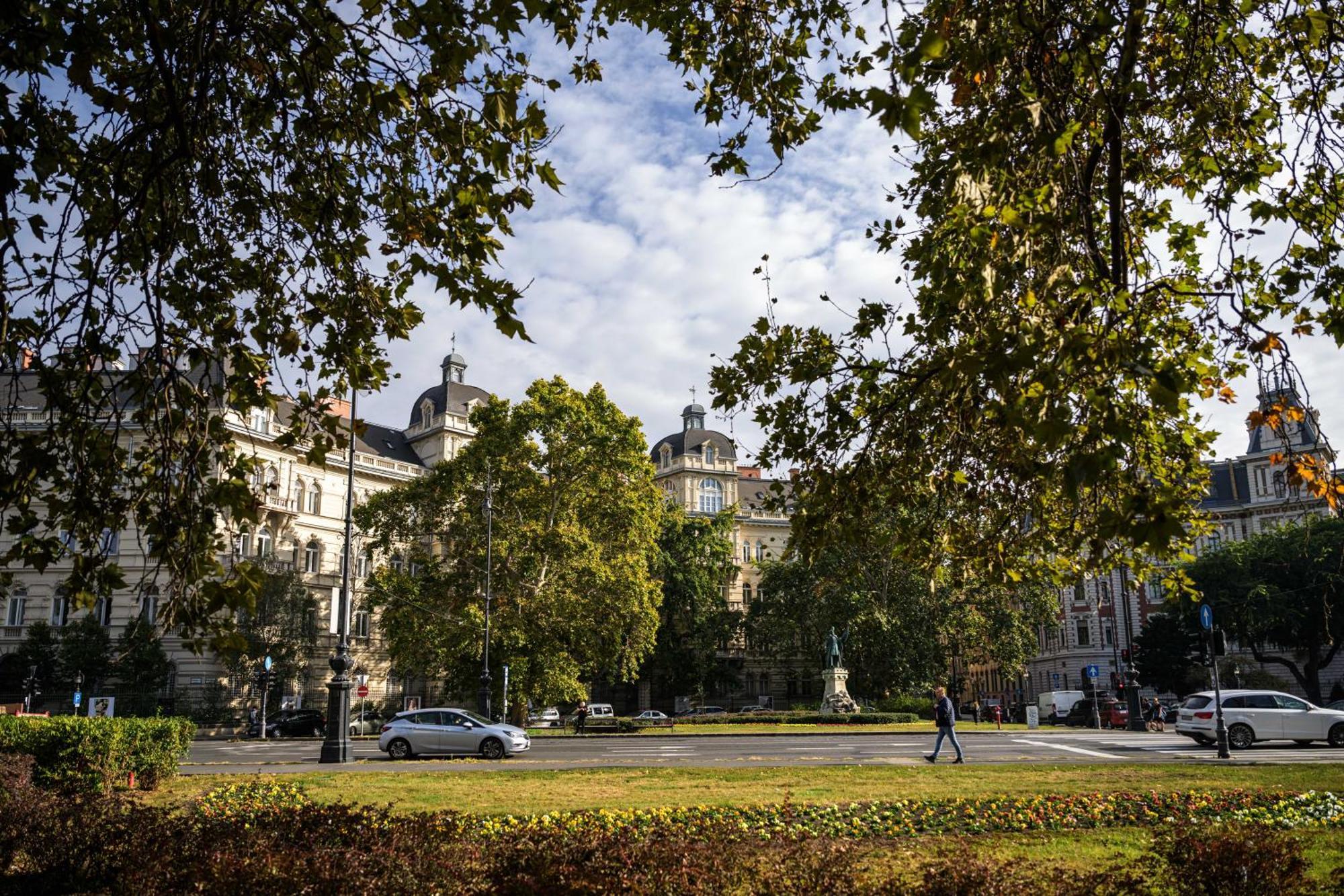 Best Seasons Andrassy Будапеща Екстериор снимка